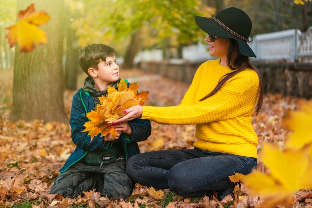 mother and son, gratitude, thankfulness, attitude of gratitude, fall